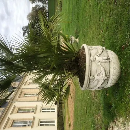 Chateau De Гостевой дом *